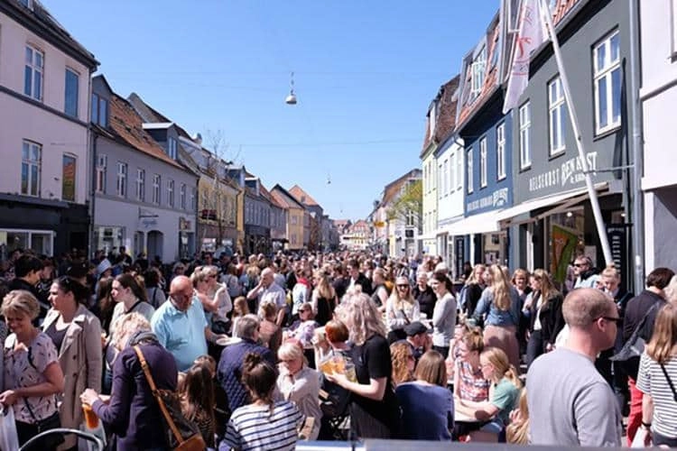 billede fra majmarked